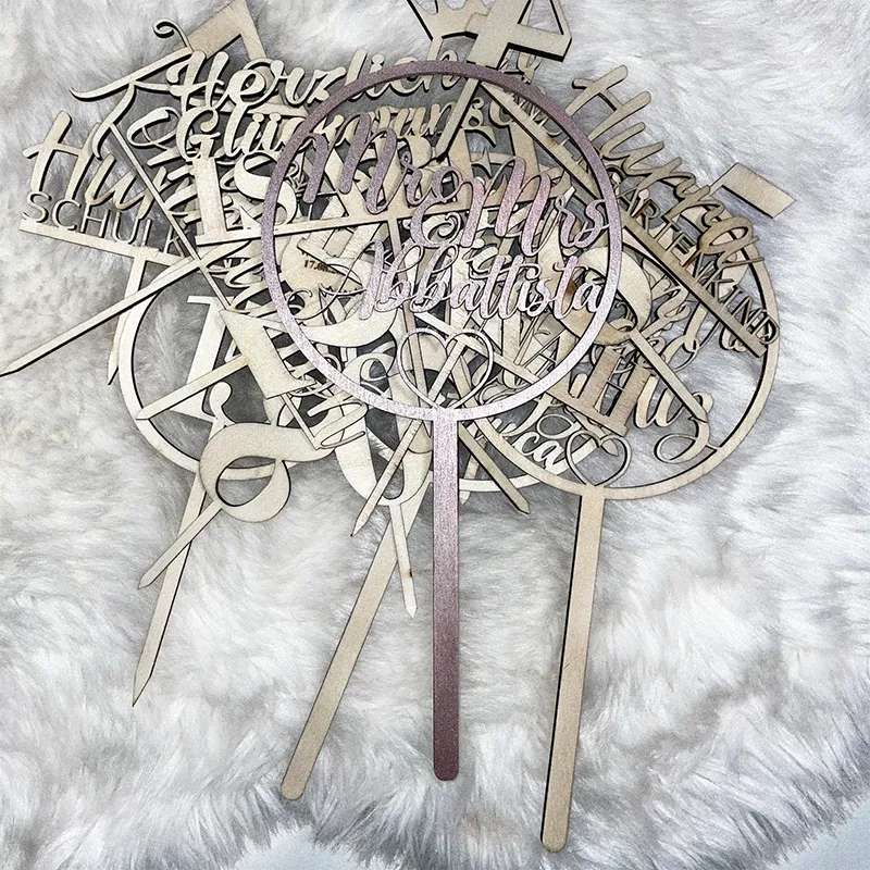 Individuelle Cake-Topper aus Holz